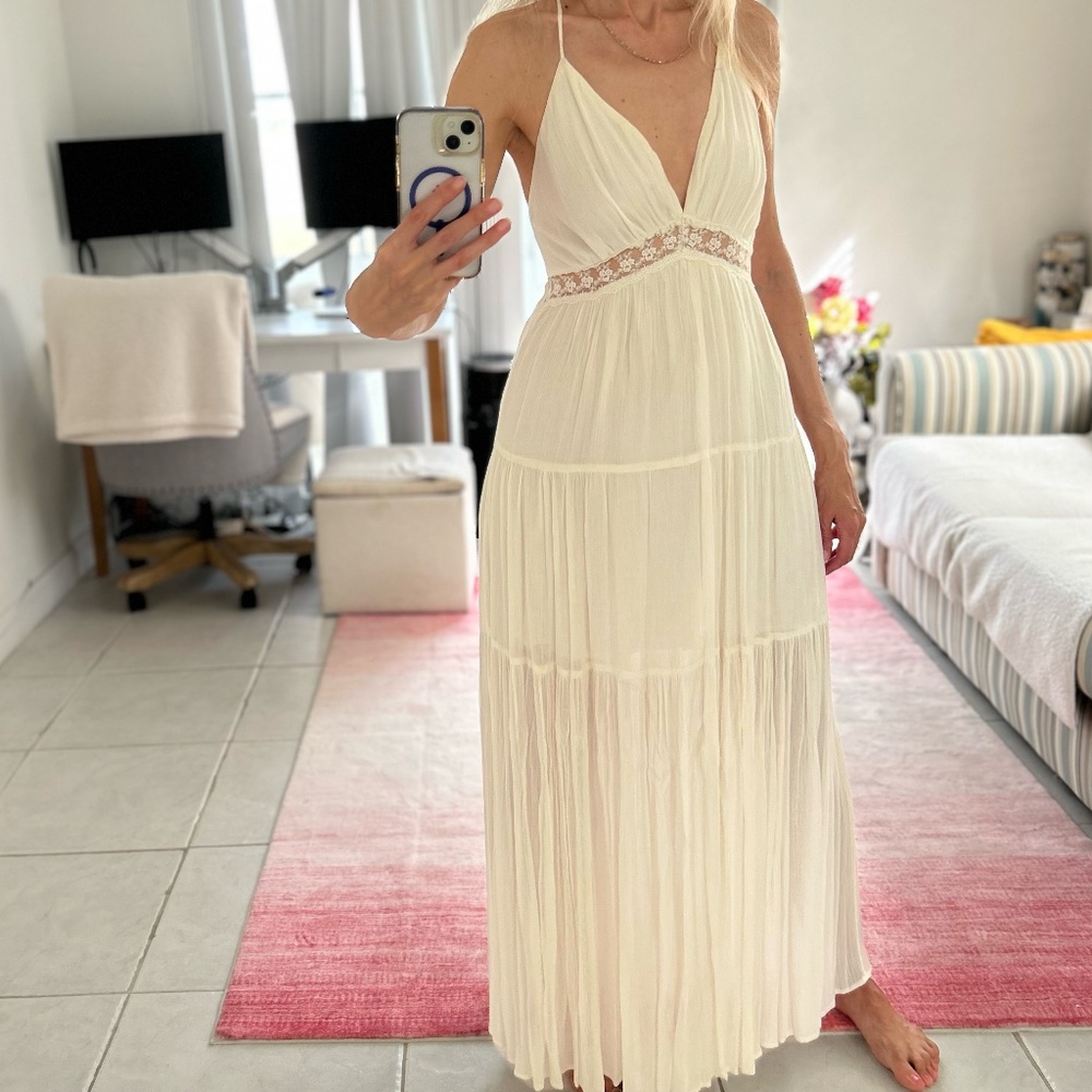 White beautiful long dress, size M